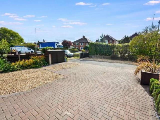 3 bed house for sale