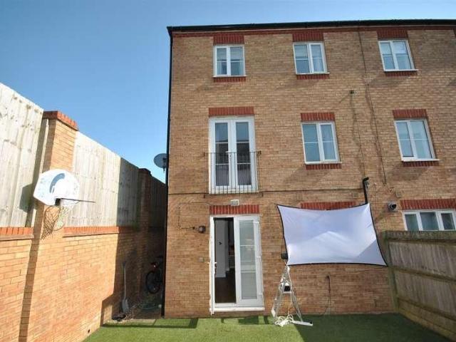 3 bed house for sale