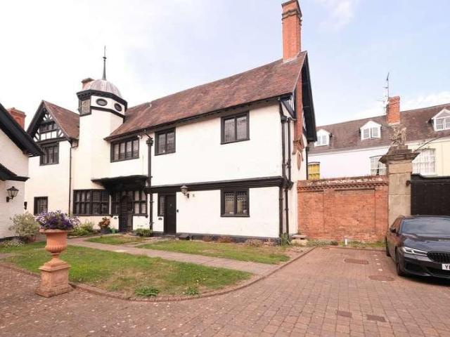 3 bed house for sale