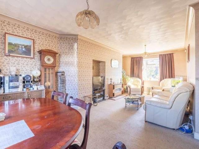 3 bed house for sale