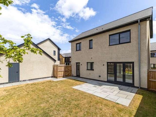 3 bed house for sale