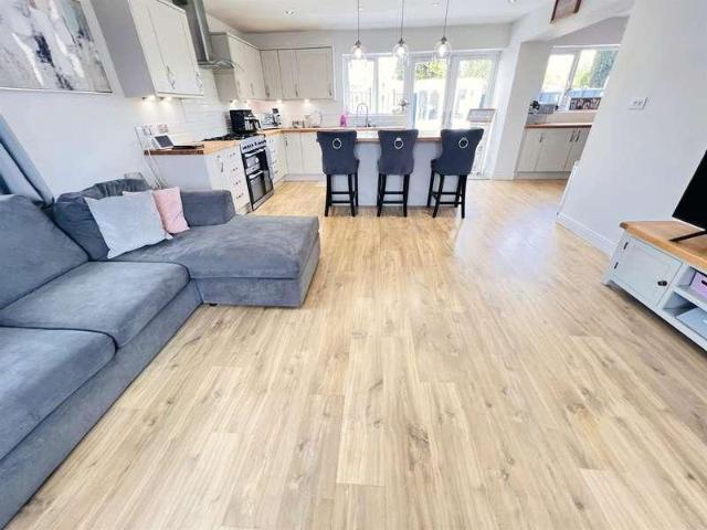 3 bed house for sale
