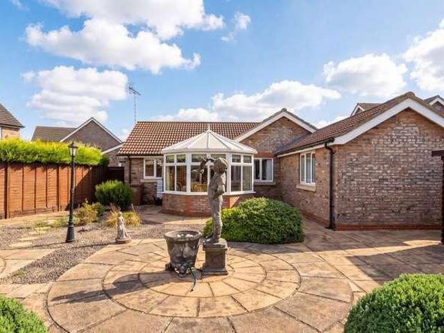 3 bed house for sale