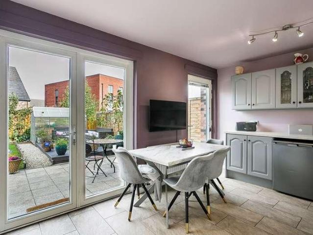 3 bed house for sale