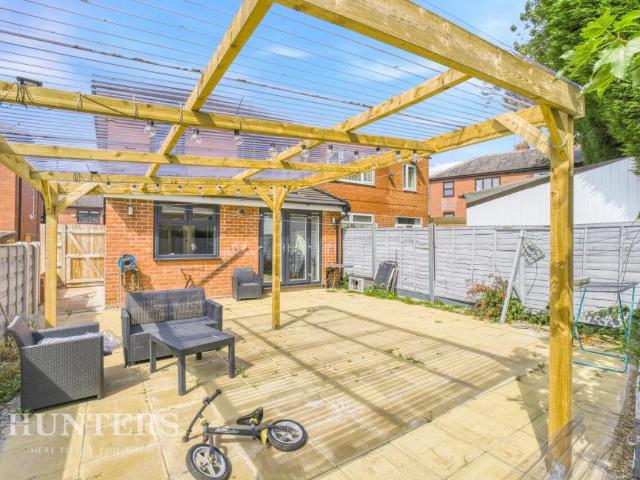 3 bed house for sale