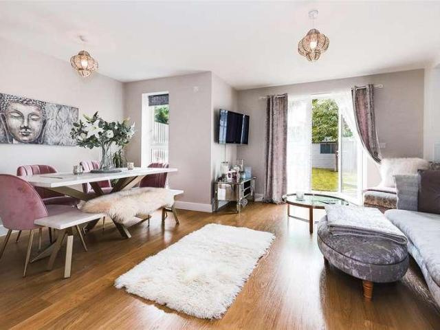 3 bed house for sale