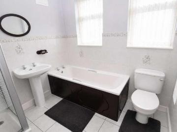 3 bed house for sale