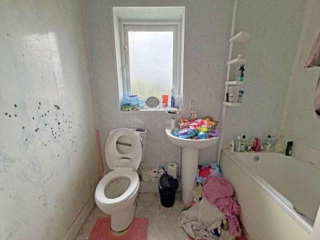 3 bed house for sale