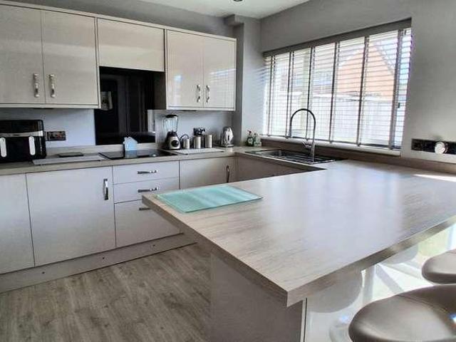 3 bed house for sale