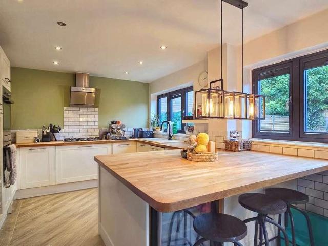 3 bed house for sale