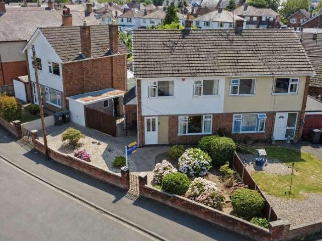 3 bed house for sale