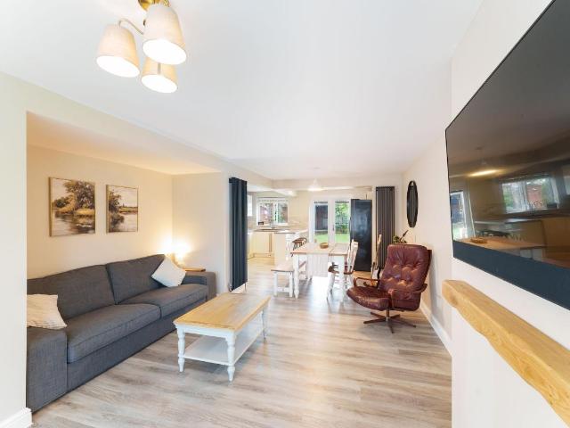 3 bed house for sale