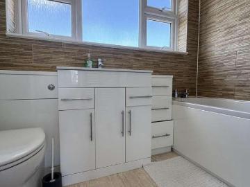 3 bed house for sale