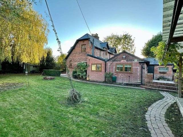 3 bed house for sale