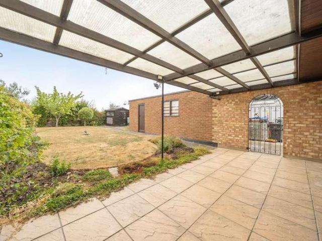3 bed house for sale