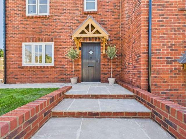 3 bed house for sale