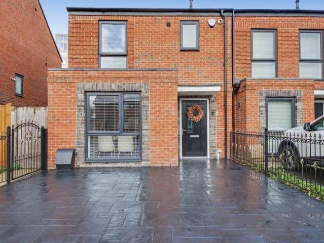 3 bed house for sale