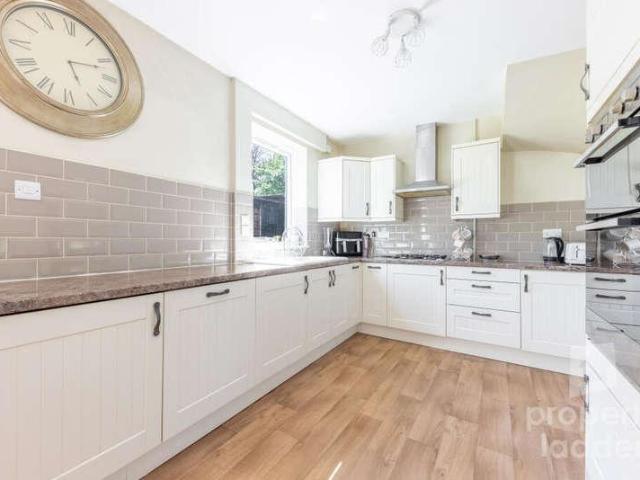 3 bed house for sale