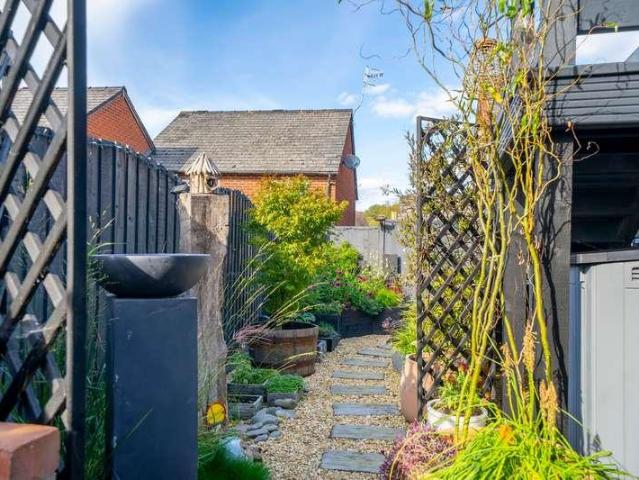 3 bed house for sale