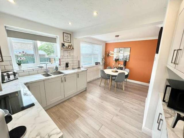3 bed house for sale