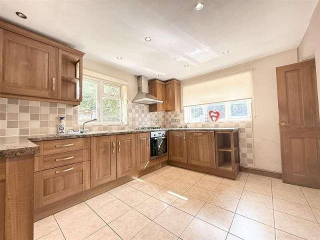 3 bed house for sale