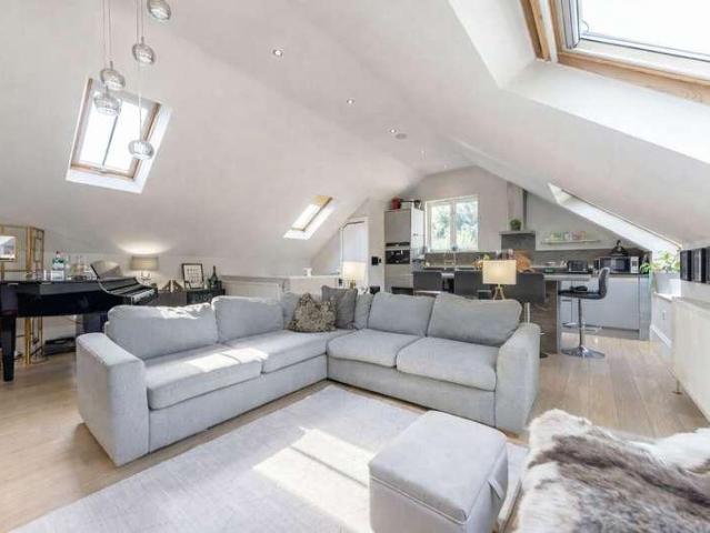 3 bed flat for sale