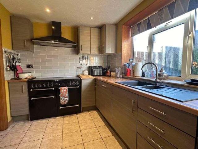 3 bed house for sale
