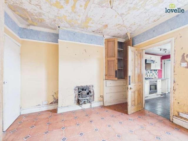 3 bed house for sale