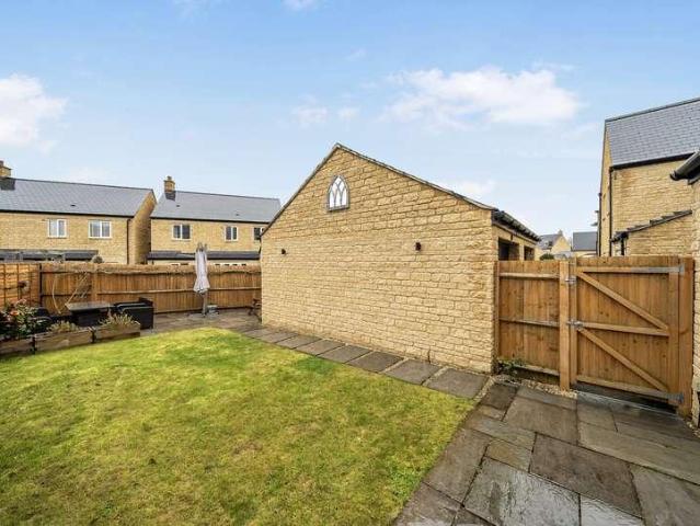 3 bed house for sale