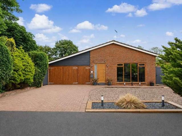 3 bed house for sale