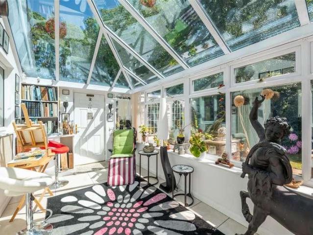 2 bed house for sale