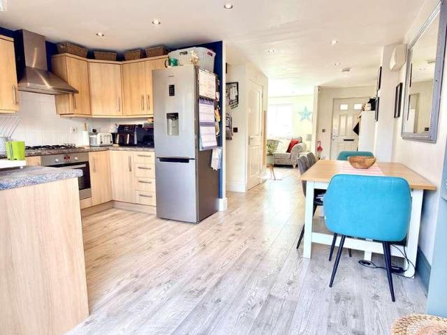 3 bed house for sale