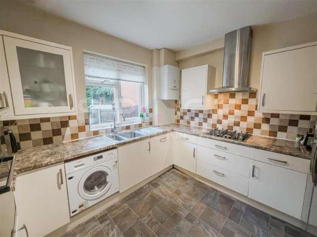 3 bed house for sale