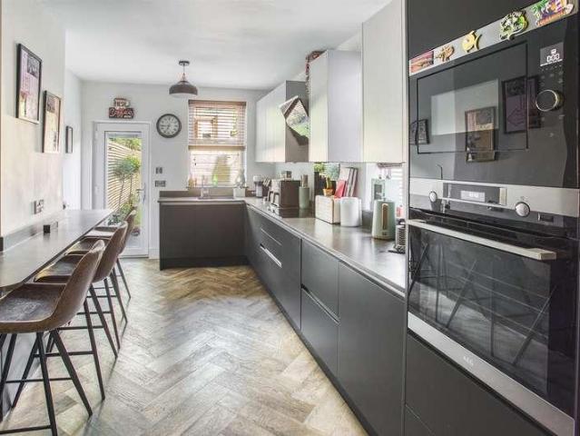 3 bed house for sale