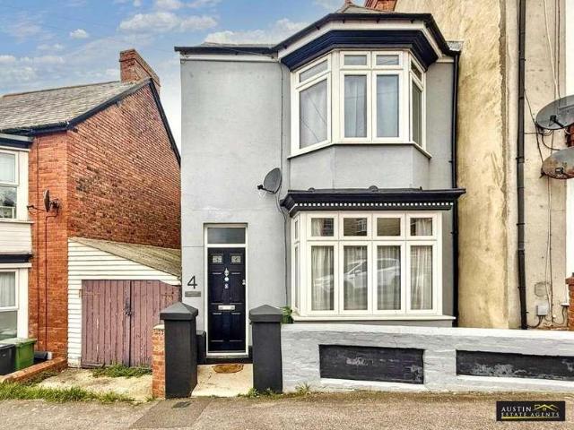 3 bed house for sale