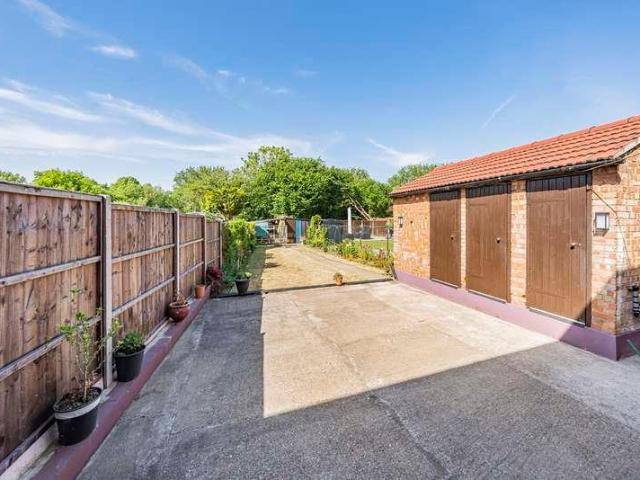 3 bed house for sale