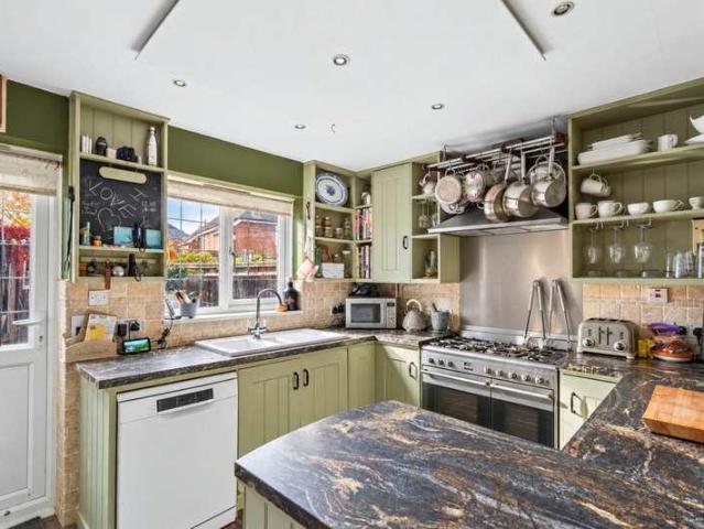3 bed house for sale
