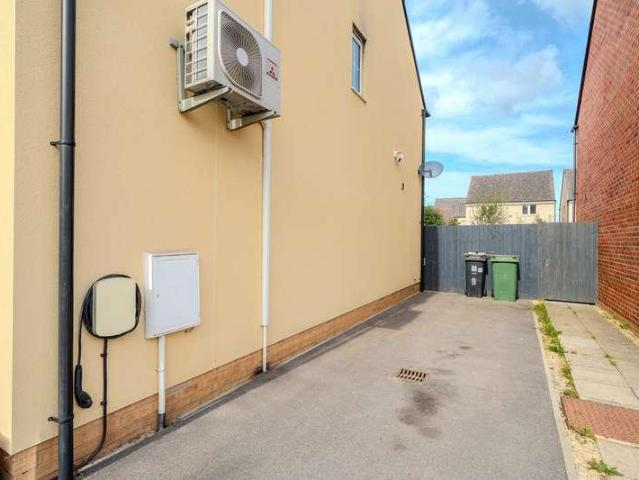 3 bed house for sale