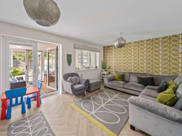 3 bed house for sale