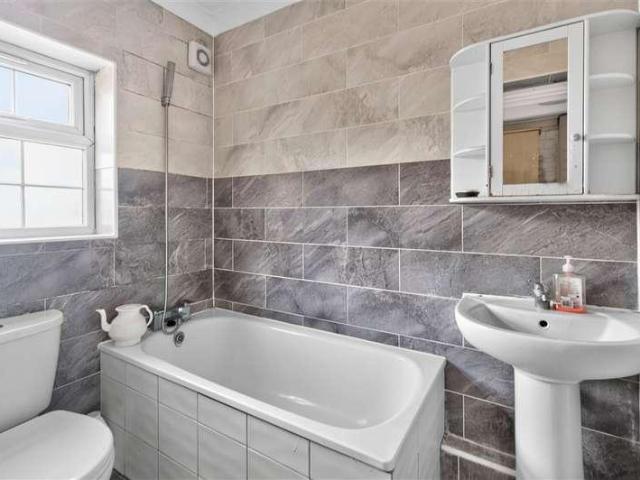 3 bed house for sale