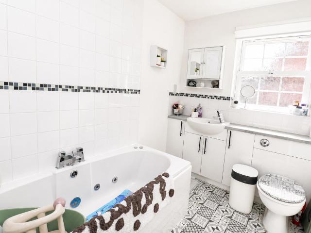 3 bed house for sale