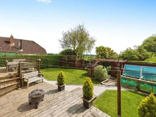 3 bed house for sale