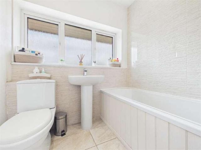 3 bed house for sale