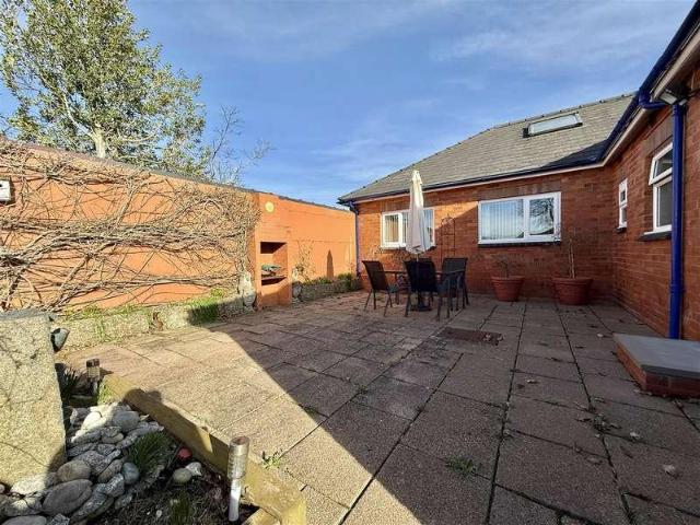 3 bed house for sale