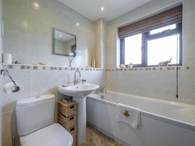 3 bed house for sale