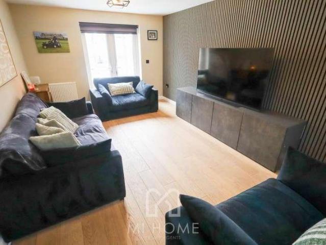 3 bed house for sale