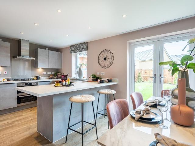 4 bed house for sale