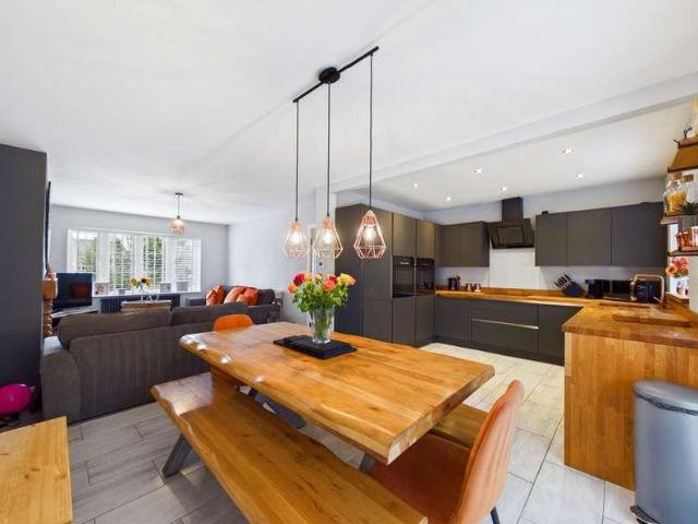 3 bed house for sale