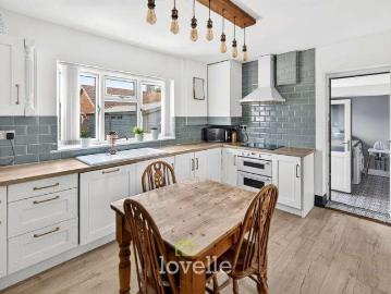 3 bed house for sale