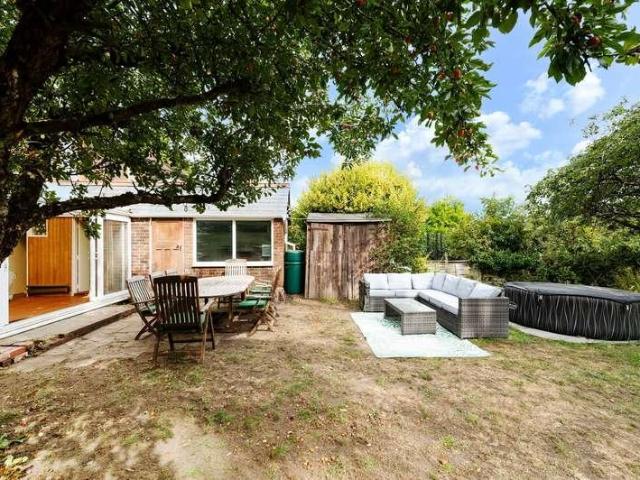 3 bed house for sale